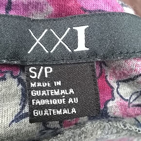 Forever 21 Small Floral skirt - Picture 4 of 4